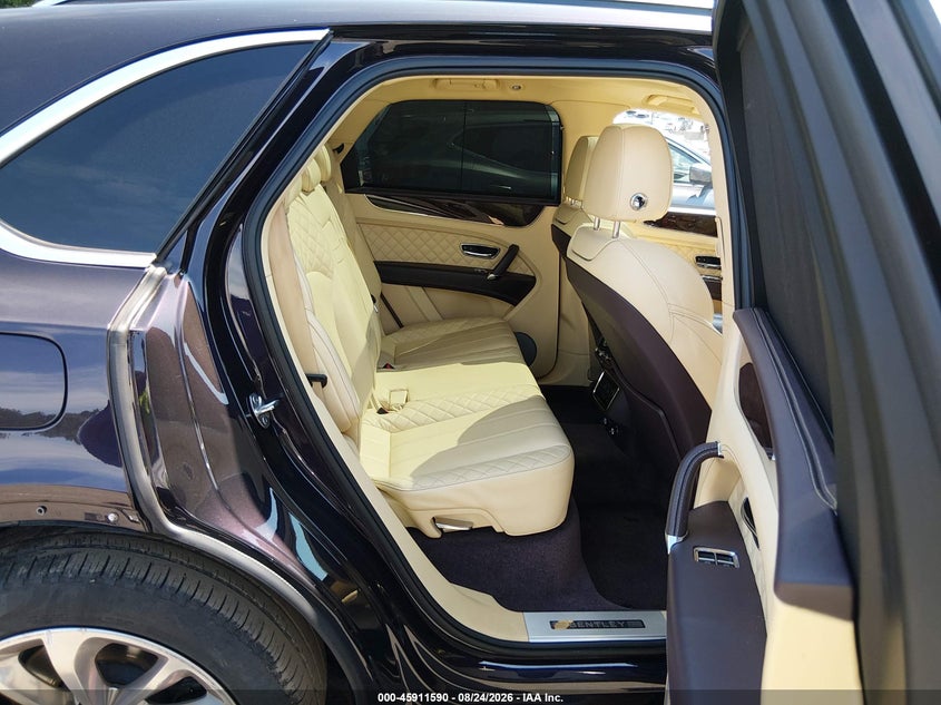 2017 BENTLEY BENTAYGA auction photo 8