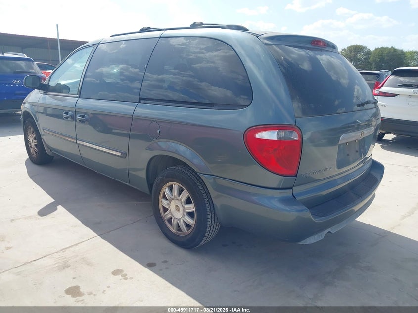 2006 CHRYSLER TOWN & COUNTRY auction photo 3