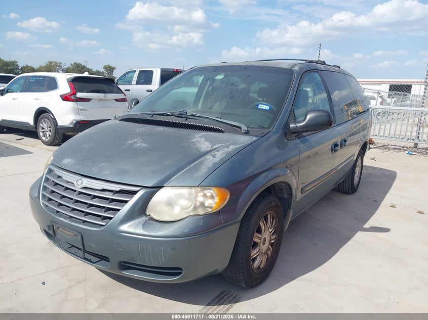 2006 CHRYSLER TOWN & COUNTRY auction photo 6