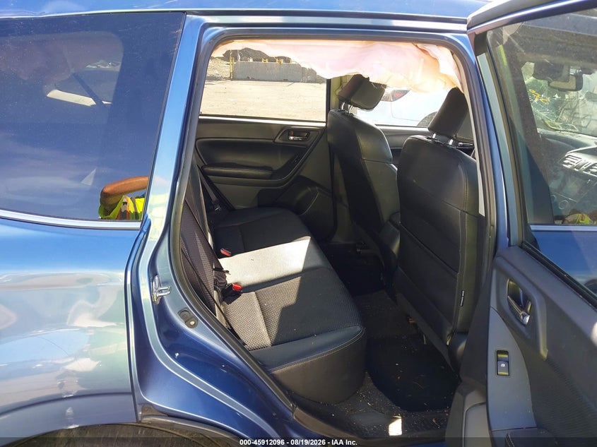 2016 SUBARU FORESTER auction photo 8