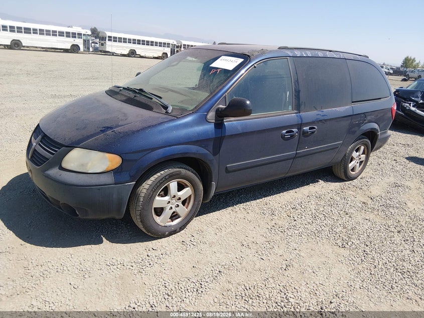 2005 Dodge Caravan, Normal Wear & Tear, IAAI, VIN 2D4GP44L35R209917 — photo 2