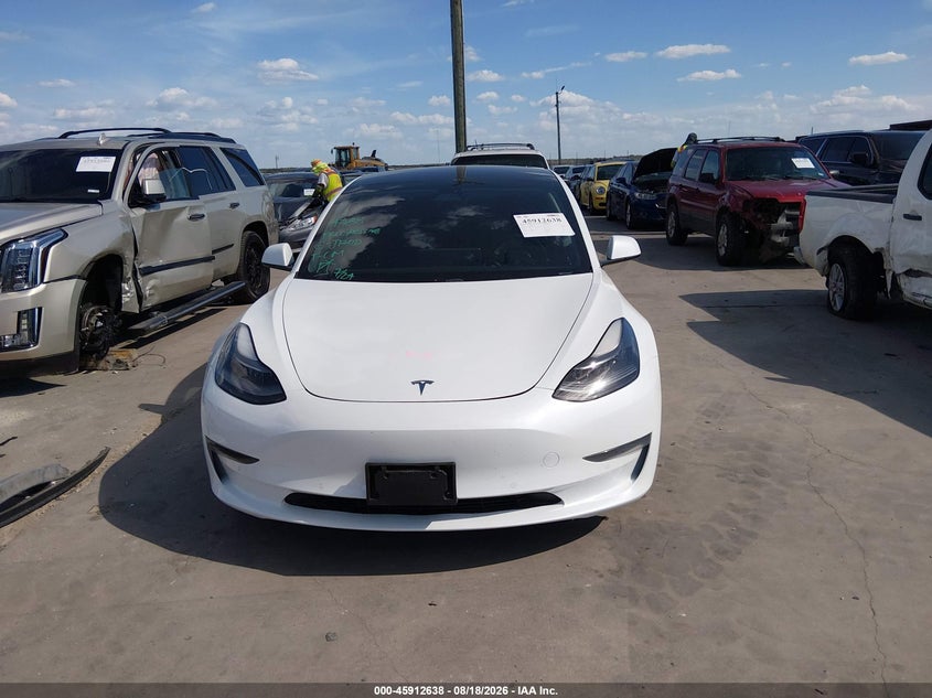 TESLA MODEL 3 - zdjęcie 13