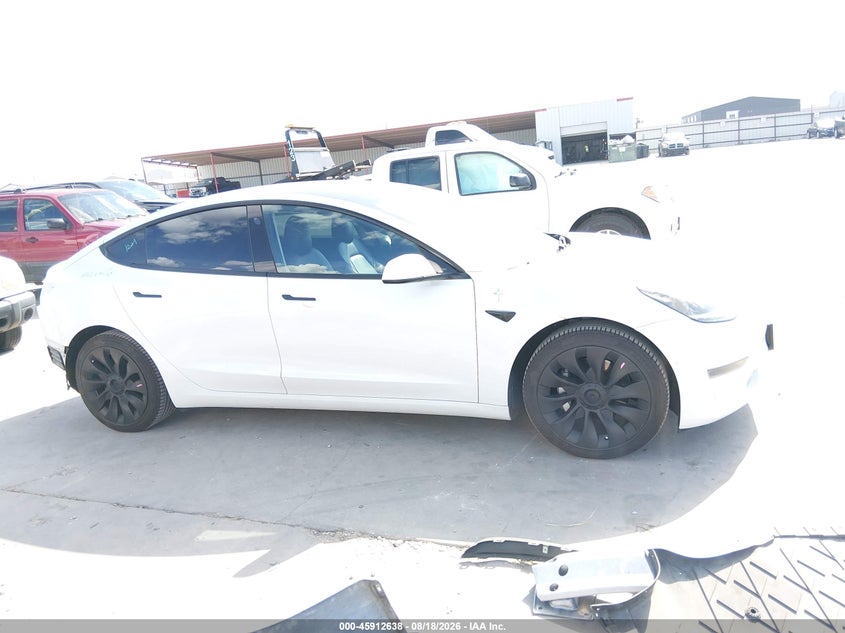 TESLA MODEL 3 - zdjęcie 14