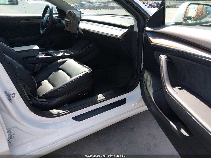 TESLA MODEL 3 - zdjęcie 5