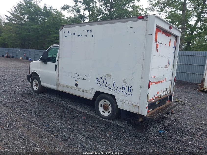 2004 GMC SAVANA CUTAWAY auction photo 3
