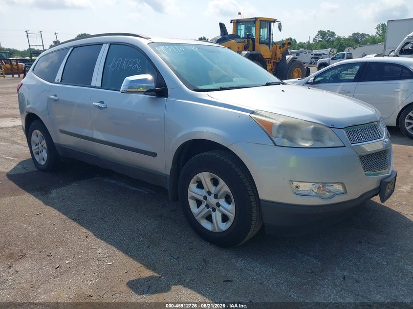 2010 CHEVROLET TRAVERSE auction photo 1