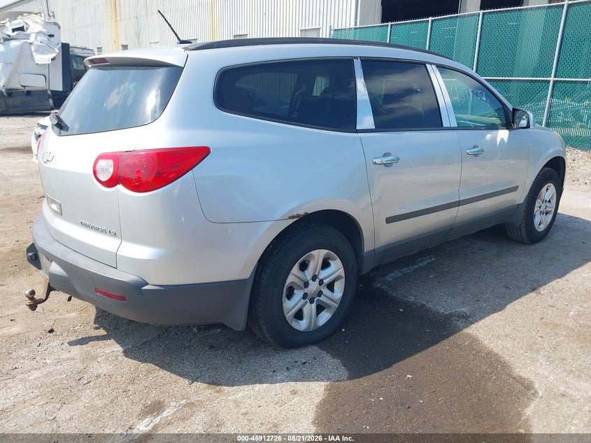 2010 CHEVROLET TRAVERSE auction photo 4