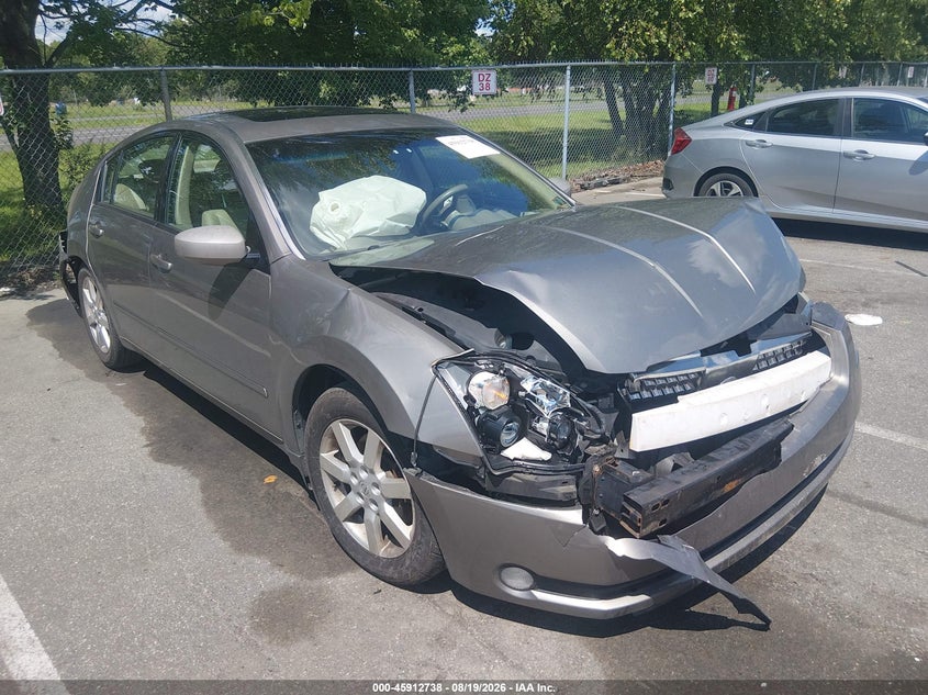 2004 NISSAN MAXIMA auction photo 1