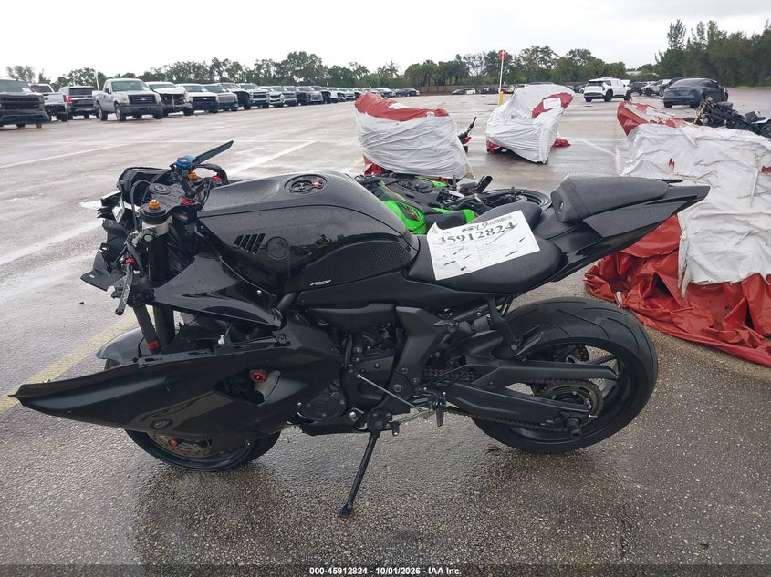 YAMAHA YZFR7 2025