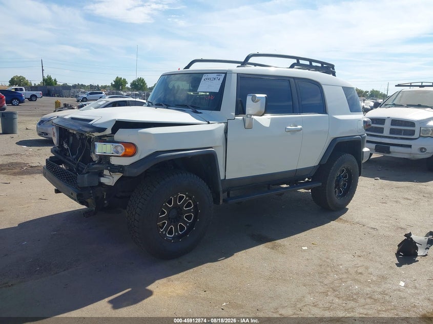 2013 Toyota FJ Cruiser, Front End, IAAI, VIN JTEBU4BF0DK158558 — photo 2