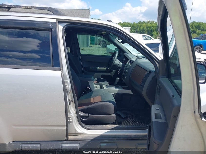 2008 FORD ESCAPE auction photo 5