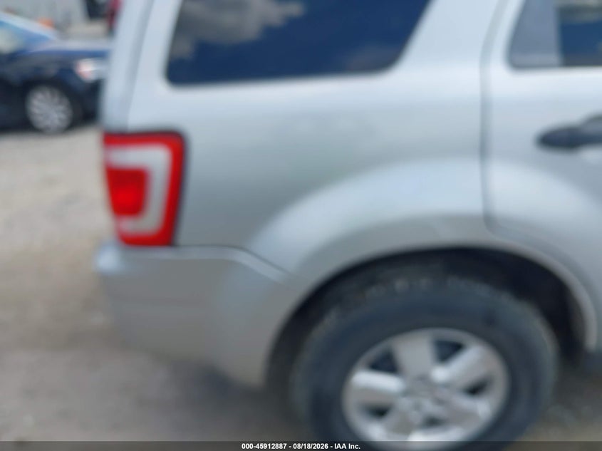 2008 FORD ESCAPE auction photo 6