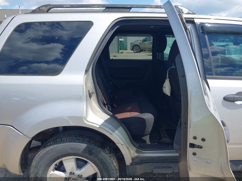 2008 FORD ESCAPE auction photo 8