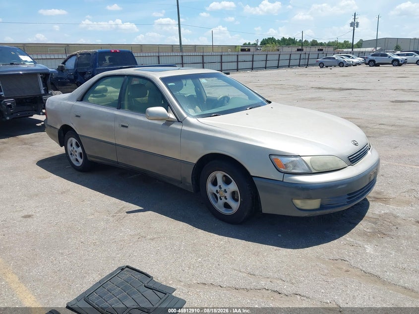 1999 LEXUS ES 300 auction photo 1
