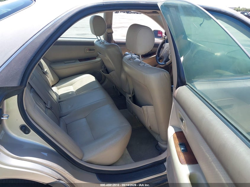 1999 LEXUS ES 300 auction photo 8