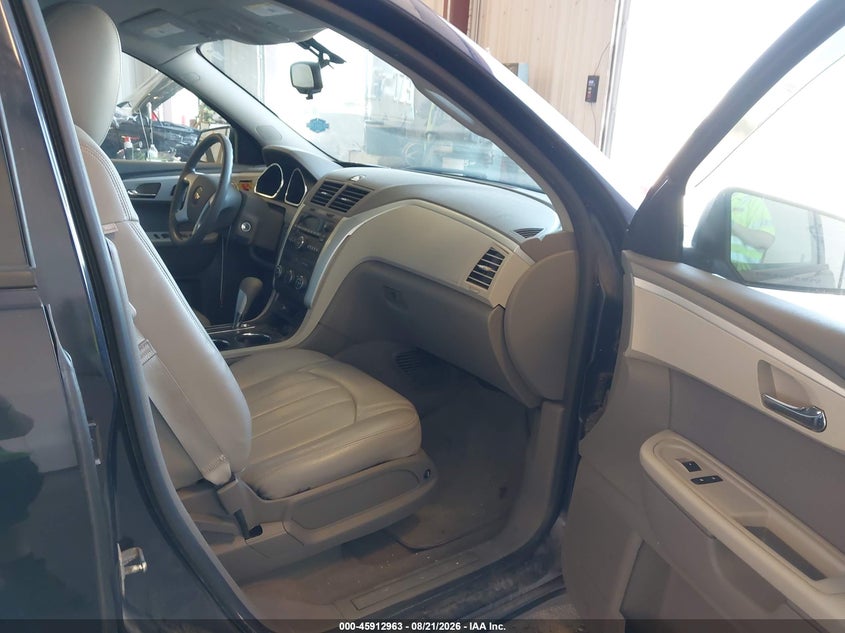 2011 CHEVROLET TRAVERSE auction photo 5