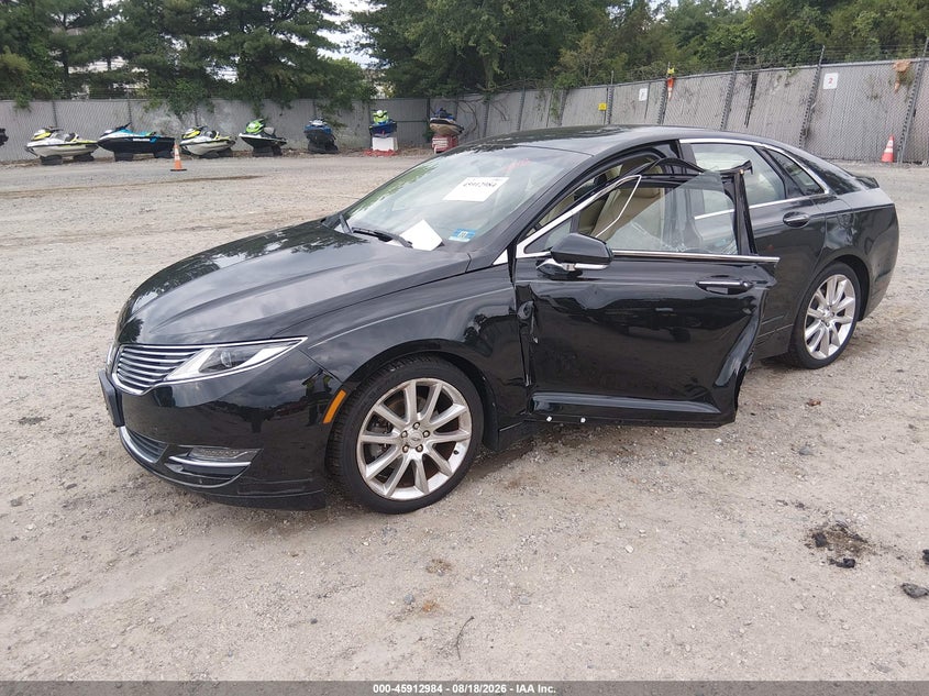 2014 Lincoln MKZ, Left Side, IAAI, VIN 3LN6L2J99ER829114 — photo 2