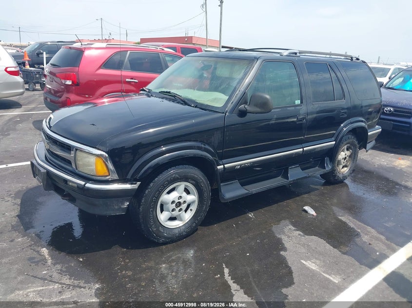 1997 CHEVROLET BLAZER auction photo 2