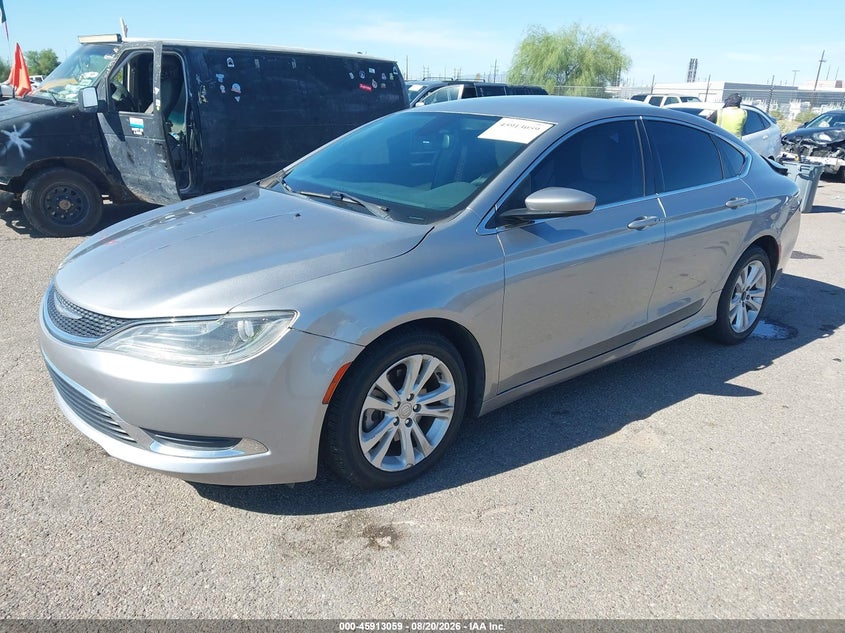 Фото 2 - CHRYSLER 200