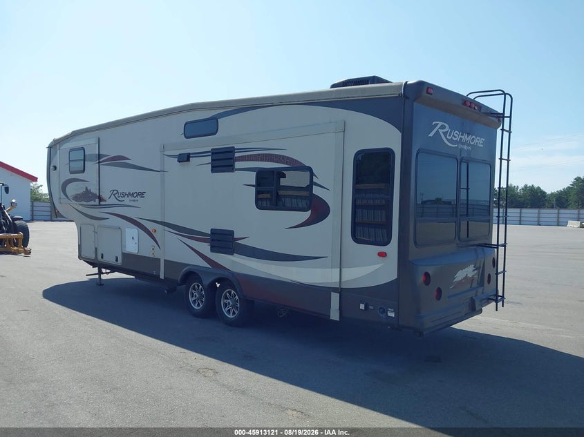 2011 CROSSROADS RUSHMORE 5TH WHL TRAVEL TRAILER auction photo 3