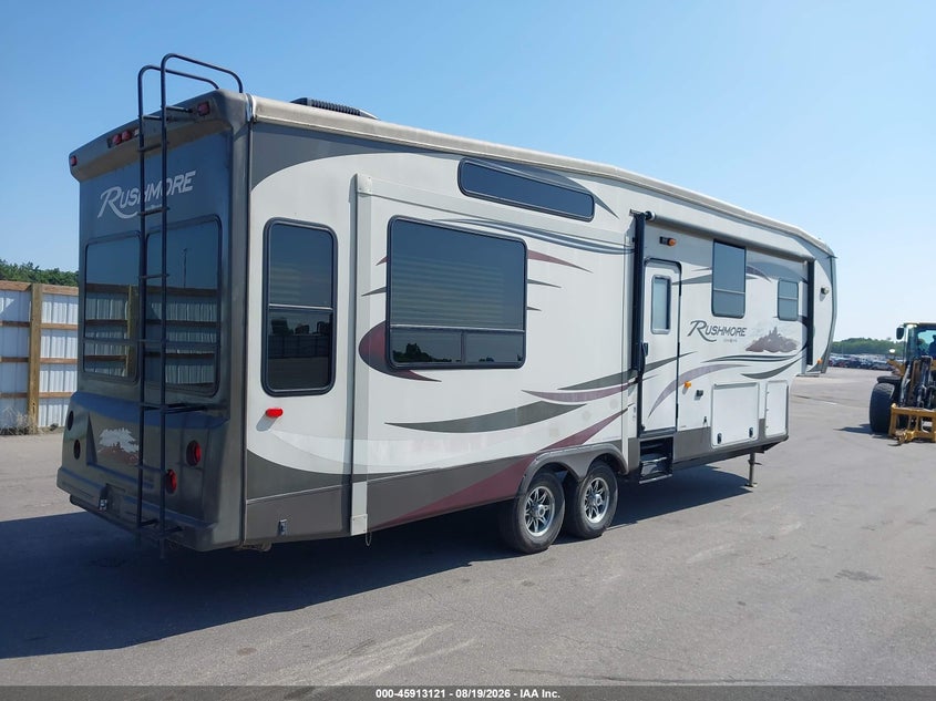 2011 CROSSROADS RUSHMORE 5TH WHL TRAVEL TRAILER auction photo 4