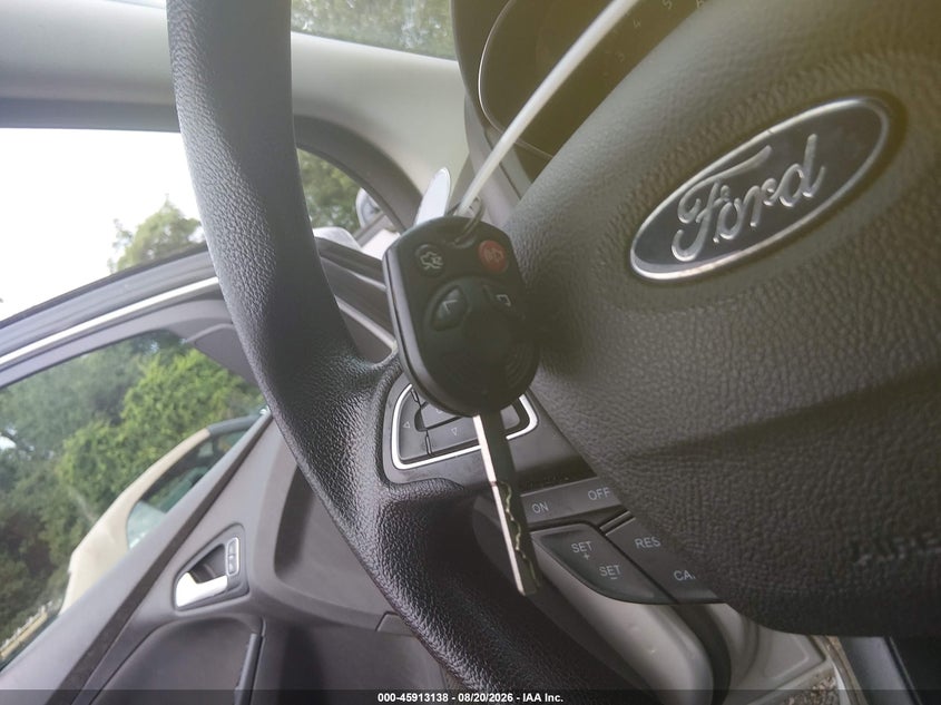 Фото 11 - FORD FOCUS