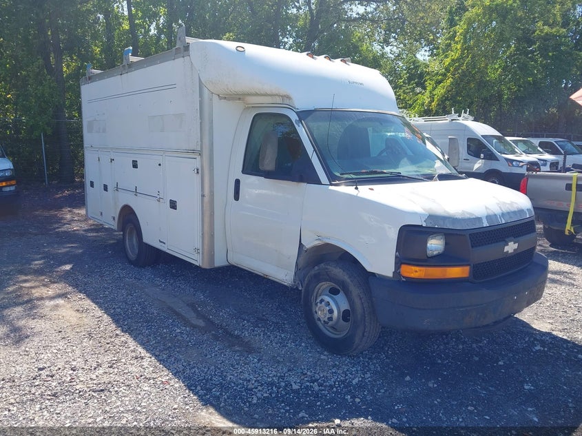 2005 CHEVROLET EXPRESS CUTAWAY auction photo 1