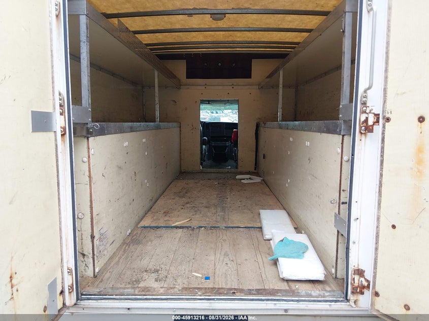 2005 CHEVROLET EXPRESS CUTAWAY auction photo 6