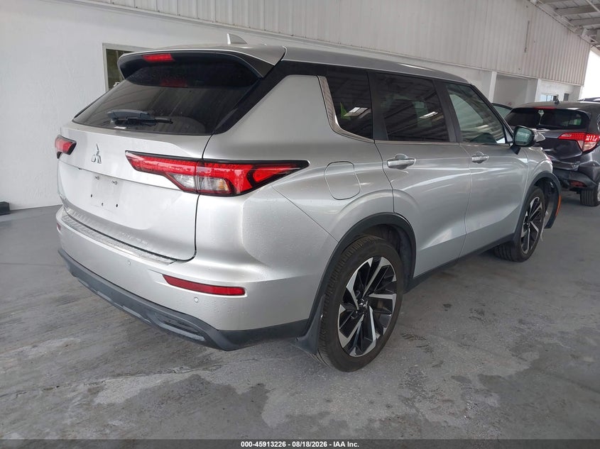 2022 MITSUBISHI OUTLANDER auction photo 4