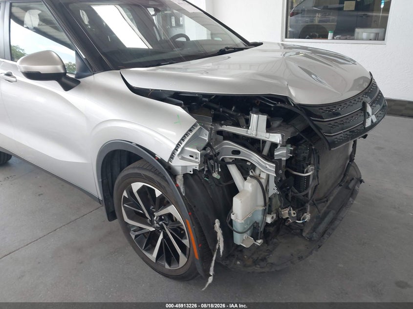 2022 MITSUBISHI OUTLANDER auction photo 6