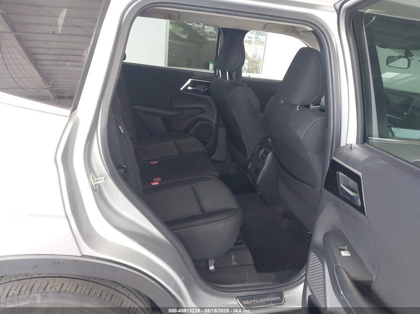 2022 MITSUBISHI OUTLANDER auction photo 8