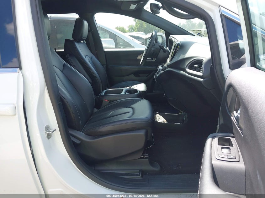 CHRYSLER VOYAGER 2025 VIN 2C4RC1CG0SR514484
