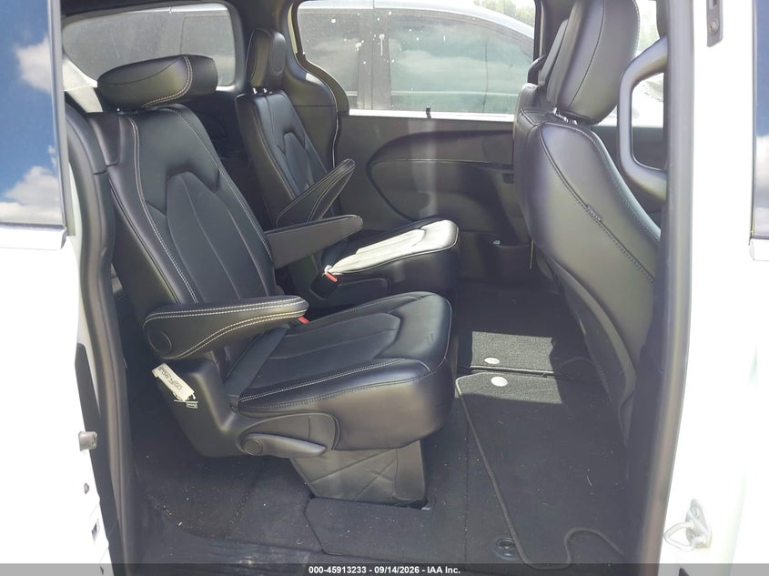 CHRYSLER VOYAGER 2025 VIN 2C4RC1CG0SR514484