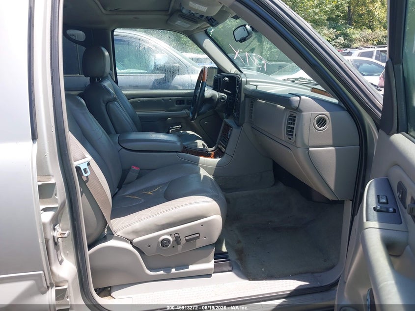2004 CADILLAC ESCALADE auction photo 5