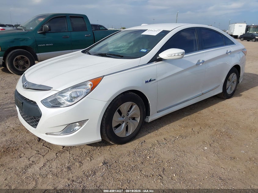 2014 HYUNDAI SONATA HYBRID auction photo 2