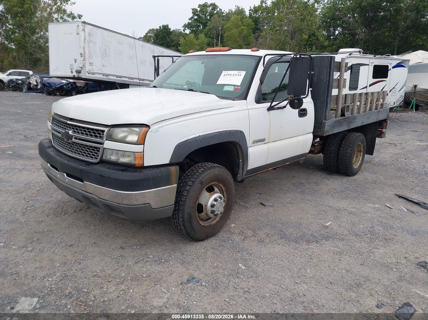 2005 CHEVROLET SILVERADO 3500 CHASSIS auction photo 2