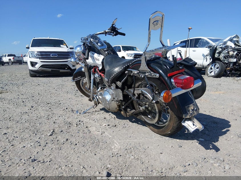 2002 HARLEY-DAVIDSON FLSTC auction photo 3