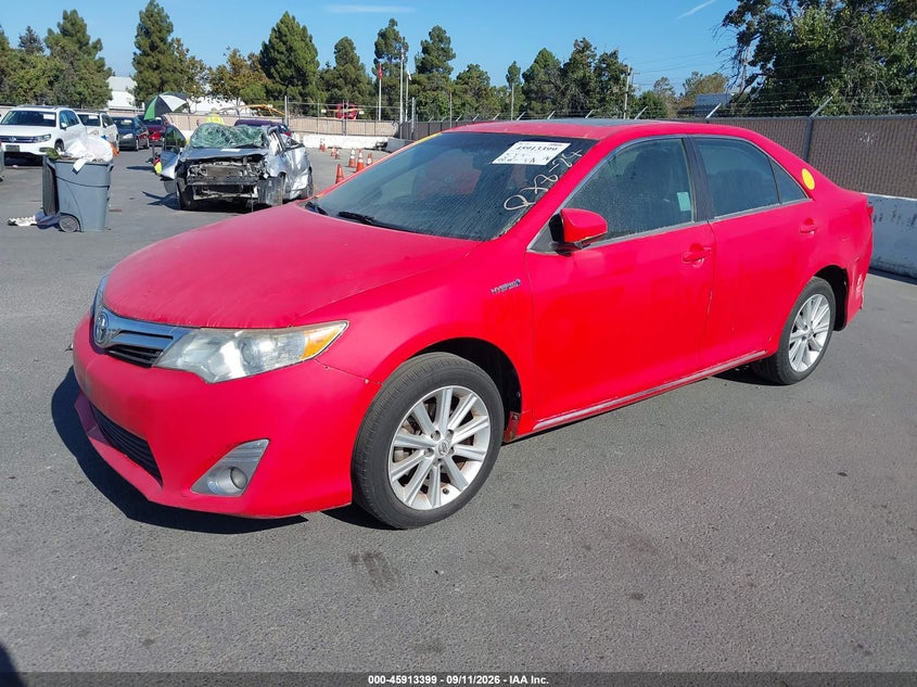 2013 TOYOTA CAMRY HYBRID auction photo 2