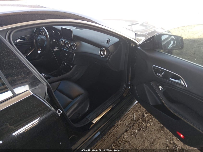 2015 MERCEDES-BENZ CLA 250 — zdjęcie 5