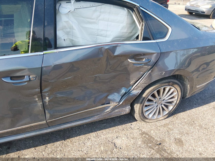 2017 VOLKSWAGEN PASSAT auction photo 6
