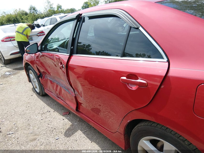 2012 TOYOTA CAMRY auction photo 6
