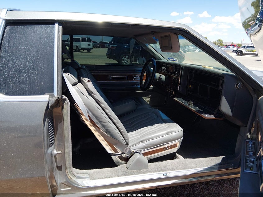 1985 OLDSMOBILE TORONADO auction photo 5