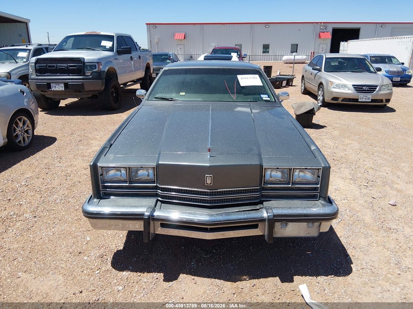 1985 OLDSMOBILE TORONADO auction photo 6