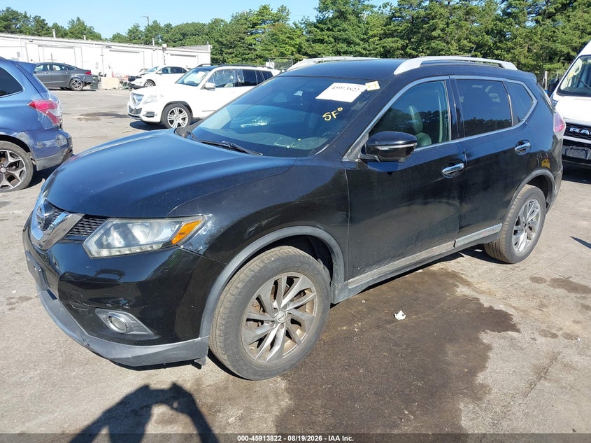 2015 Nissan Rogue, Front & Rear, IAAI, VIN 5N1AT2MVXFC907368 — photo 2