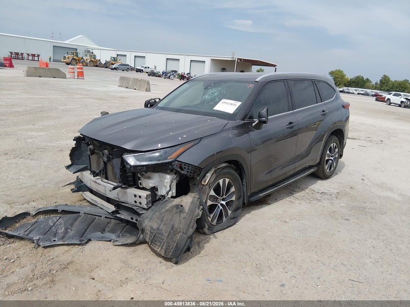 2021 Toyota Highlander, Front End, IAAI, VIN 5TDGZRAHXMS527219 — photo 2