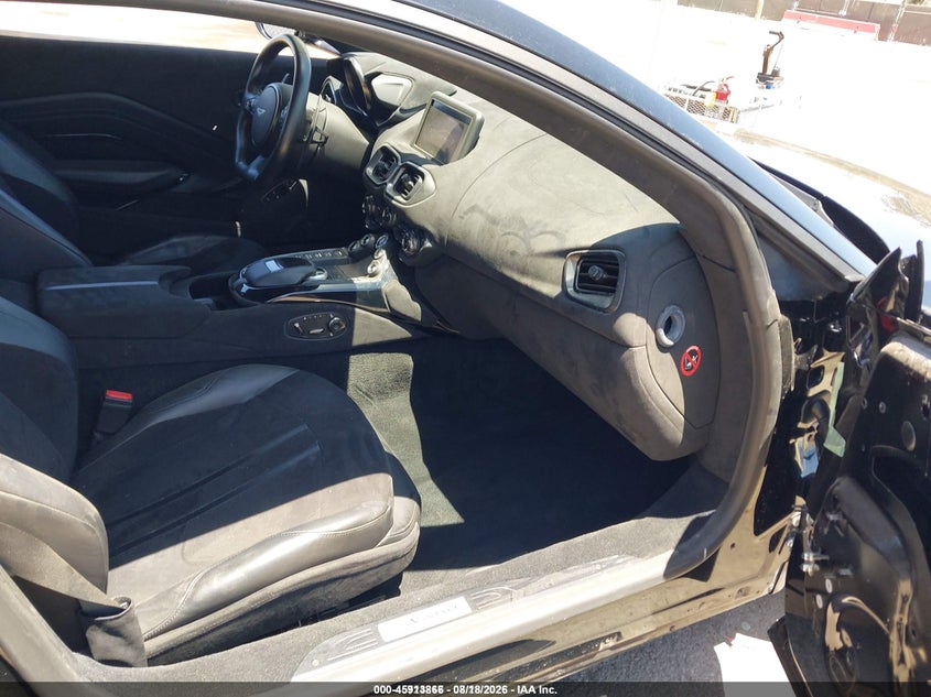 2019 ASTON MARTIN VANTAGE auction photo 5