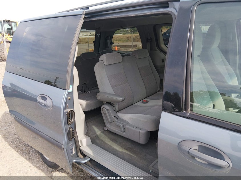 2004 FORD FREESTAR auction photo 8