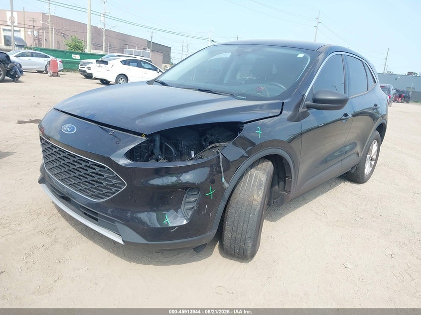 2022 Ford Escape, Left Front, IAAI, VIN 1FMCU9G63NUC00821 — photo 2