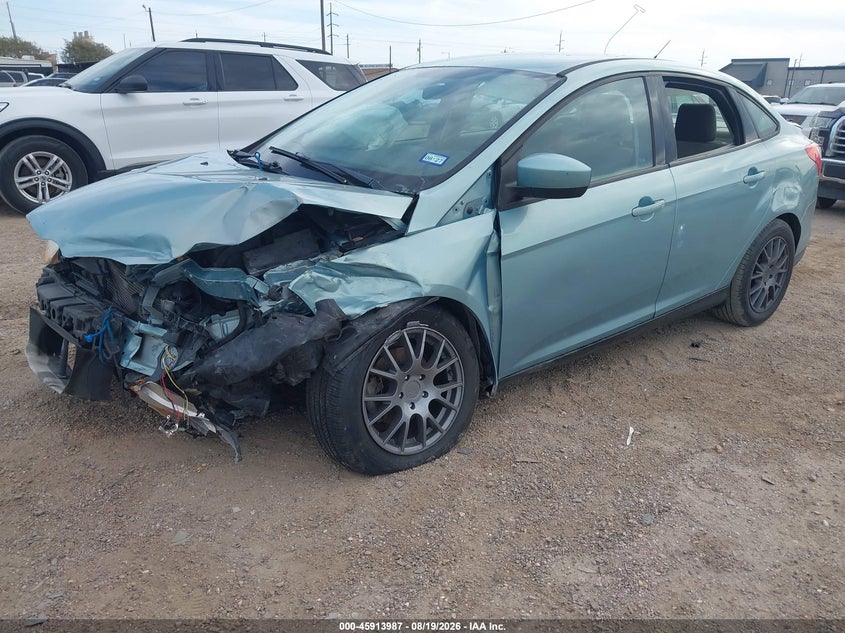 2012 Ford Focus, Front End, IAAI, VIN 1FAHP3F24CL426260 — photo 2