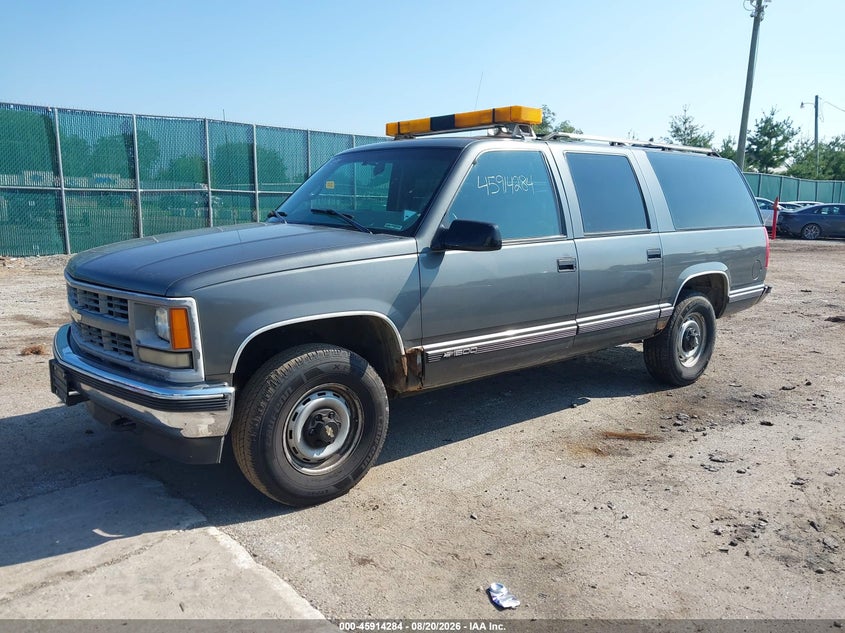 1999 CHEVROLET SUBURBAN auction photo 2